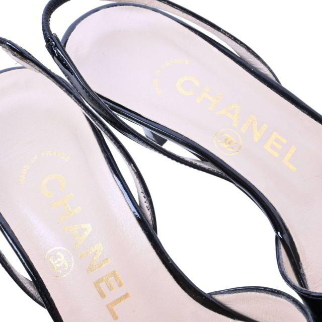 CHANEL バックストラップ エナメル サンダル 9