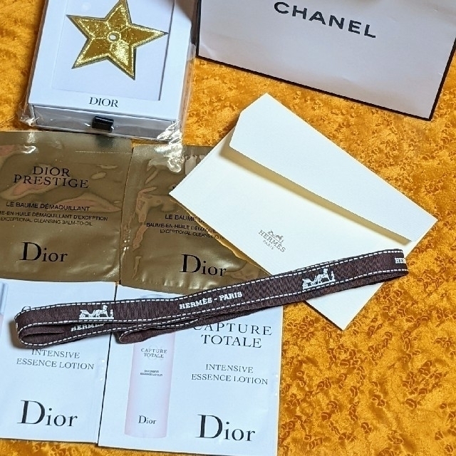 Dior(ディオール)のDior ノベルティ 非売品 スターブローチ♥おまけ付き！ エンタメ/ホビーのコレクション(ノベルティグッズ)の商品写真