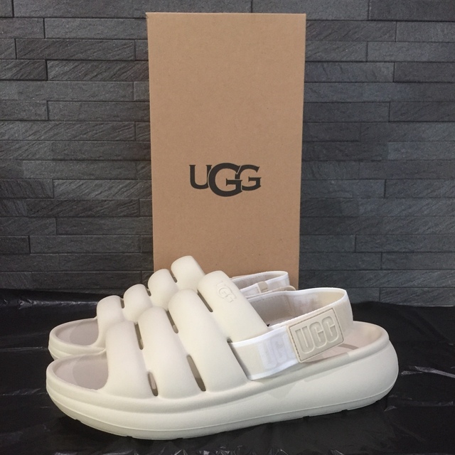 UGG  サンダル