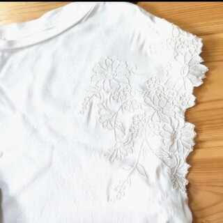 クチュールブローチ(Couture Brooch)のクチュールブローチ ノースリーブ 花柄 白 ホワイト(カットソー(半袖/袖なし))