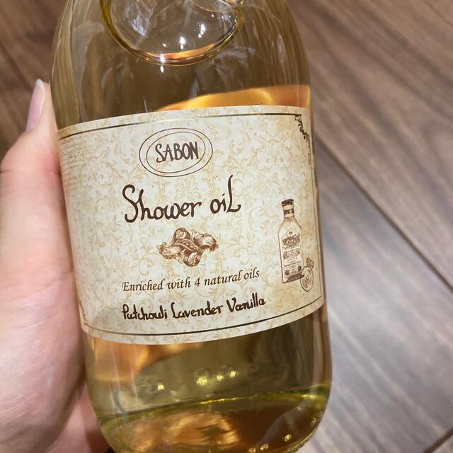 SABON(サボン)のSABON シャワーオイル　パチュリラベンダーバニラ コスメ/美容のボディケア(ボディソープ/石鹸)の商品写真