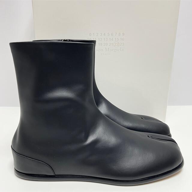 Maison Martin Margiela(マルタンマルジェラ)の新品 43 メゾンマルジェラ Tabi ブーツ タビ 黒 タビブーツ ブラック メンズの靴/シューズ(ブーツ)の商品写真