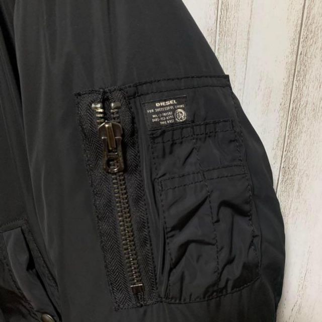 DIESEL(ディーゼル)のディーゼル YZERR類似モデル ミリタリー フライトジャケット 黒 メンズのジャケット/アウター(ダウンジャケット)の商品写真