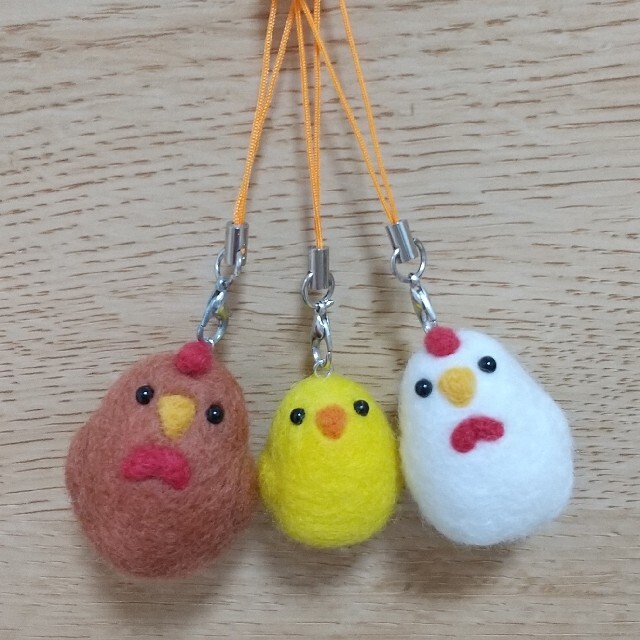羊毛フェルト 鶏家族 ストラップ | cirugialaservision.com
