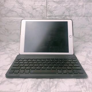 アップル(Apple)の【キーボードカバー付 】iPad 第6世代 ピンクゴールド Wi-Fi 32g(タブレット)