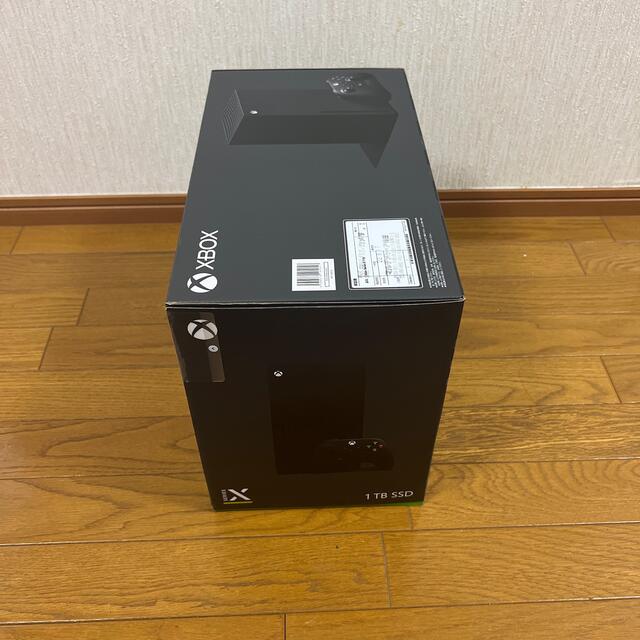 Xbox(エックスボックス)のXbox Series X 新品　未開封 エンタメ/ホビーのゲームソフト/ゲーム機本体(家庭用ゲーム機本体)の商品写真