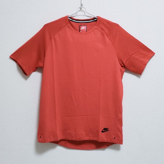 NIKE(ナイキ)の【新品】NIKEのテックパックTシャツ！ メンズのトップス(Tシャツ/カットソー(半袖/袖なし))の商品写真