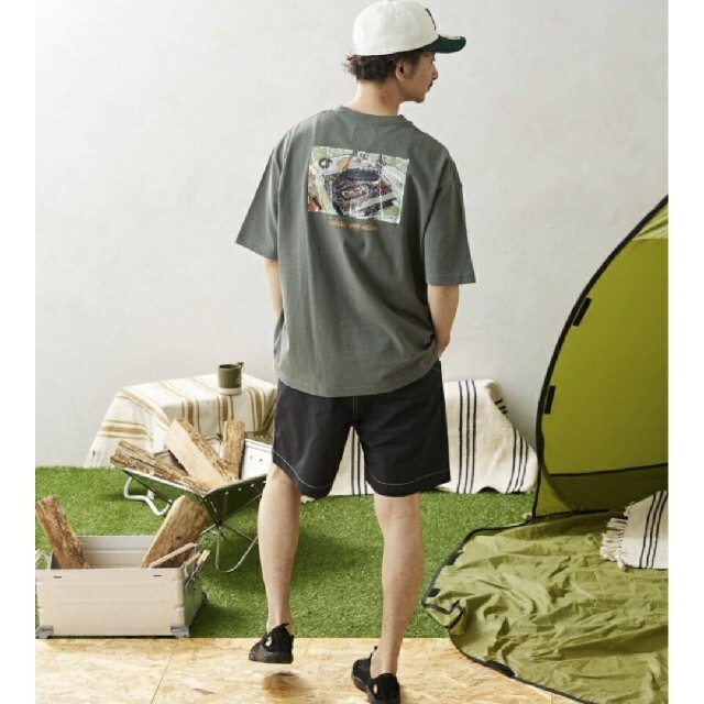 Snow Peak(スノーピーク)のsnowpeak　スノーピーク　別注 BBQ Graphic Tシャツ 　Ｍ メンズのトップス(Tシャツ/カットソー(半袖/袖なし))の商品写真