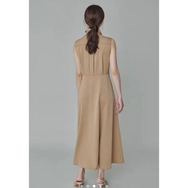 再入荷お得 ánuans - L'Or Waist tuck Dress ノースリーブワンピースの