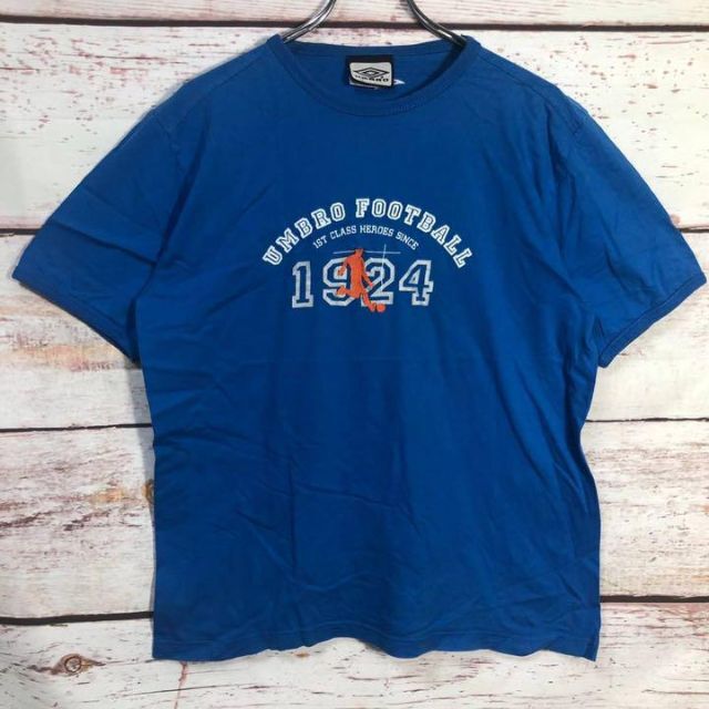 UMBRO(アンブロ)の輸入古着 UMBRO フットボール 両面プリント 刺繍 Tシャツ Mサイズ メンズのトップス(Tシャツ/カットソー(半袖/袖なし))の商品写真