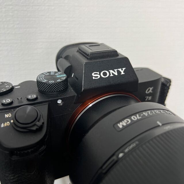 SONY(ソニー)のα7III + FE24-70f2.8GM その他付属品 スマホ/家電/カメラのカメラ(ミラーレス一眼)の商品写真