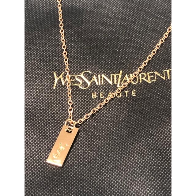 Saint Laurent(サンローラン)の【正規品】イヴサンローラン  ゴールドプレート チャーム  ネックレス レディースのアクセサリー(ネックレス)の商品写真