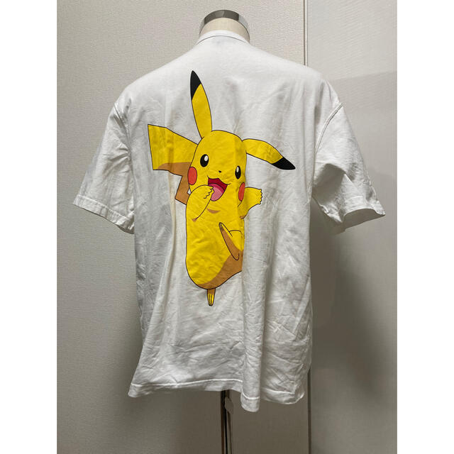 H&H(エイチアンドエイチ)のH&M ポケモンコラボ　ピカチュウプリント　Tシャツ　Lサイズ メンズのトップス(Tシャツ/カットソー(半袖/袖なし))の商品写真