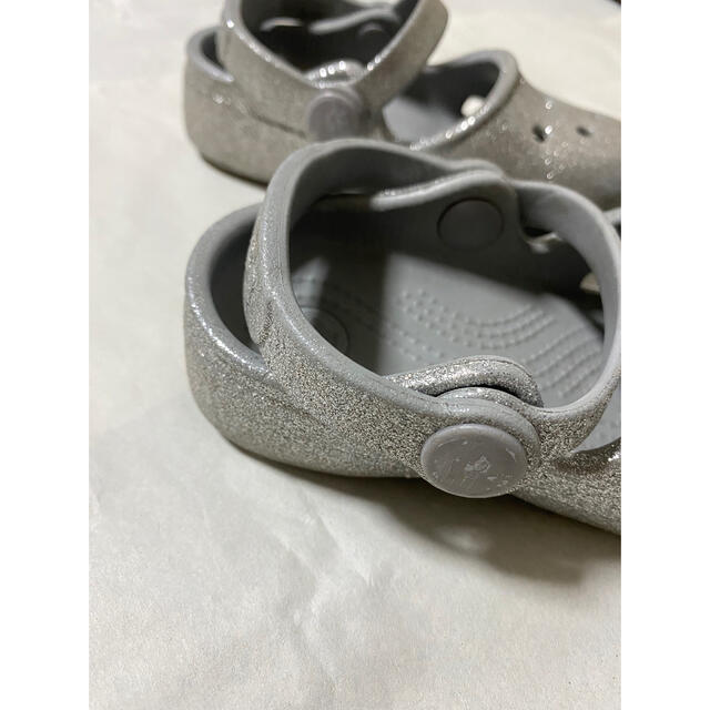 crocs(クロックス)のクロックス キッズ サンダル キッズ/ベビー/マタニティのキッズ靴/シューズ(15cm~)(サンダル)の商品写真