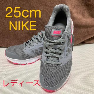 ナイキ(NIKE)の未使用　25センチ　NIKE スポーツシューズ　スニーカー　ナイキ　レディース(スニーカー)