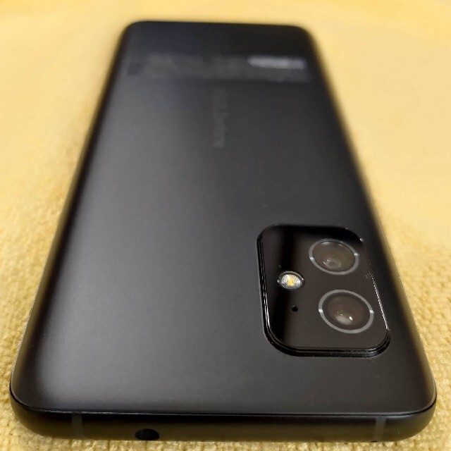 ASUS(エイスース)のASUS Zenfone8 ZS590KS 8GB/128GB 国内版中古美品 スマホ/家電/カメラのスマートフォン/携帯電話(スマートフォン本体)の商品写真