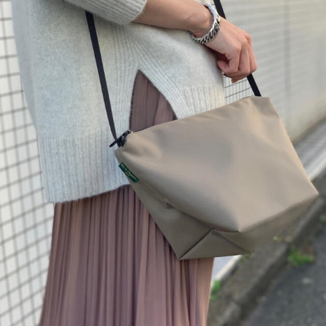 新品GRL別注 HerveChapelier Big Pochette ブラウン | prothomkhabor.com