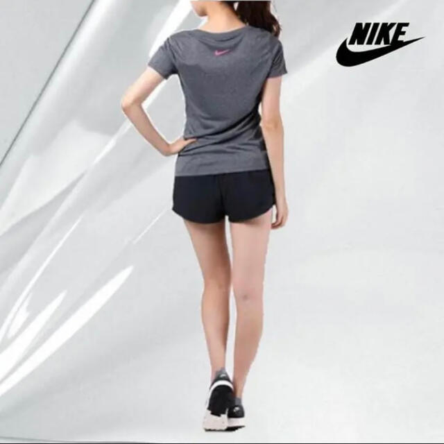 NIKE(ナイキ)のNIKE ナイキ Tシャツ レディースのトップス(Tシャツ(半袖/袖なし))の商品写真