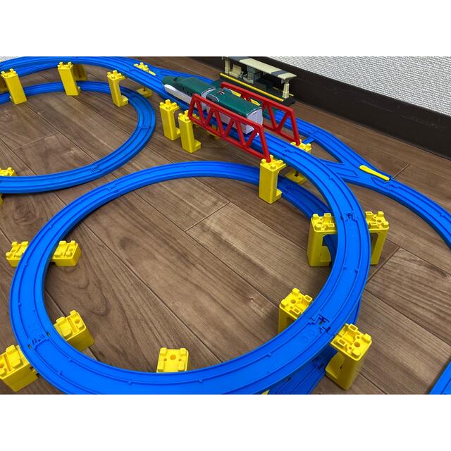 プラレール　まとめ売り　コース　大量　トンネル　踏切 キッズ/ベビー/マタニティのおもちゃ(電車のおもちゃ/車)の商品写真