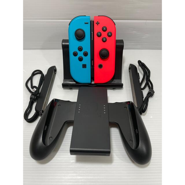 Nintendo Switch(ニンテンドースイッチ)のNintendo Switch Joy-Con ジョイコン L・R グリップ エンタメ/ホビーのゲームソフト/ゲーム機本体(その他)の商品写真