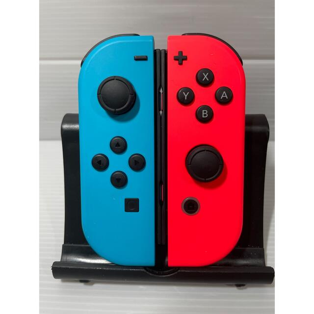 Nintendo Switch(ニンテンドースイッチ)のNintendo Switch Joy-Con ジョイコン L・R グリップ エンタメ/ホビーのゲームソフト/ゲーム機本体(その他)の商品写真