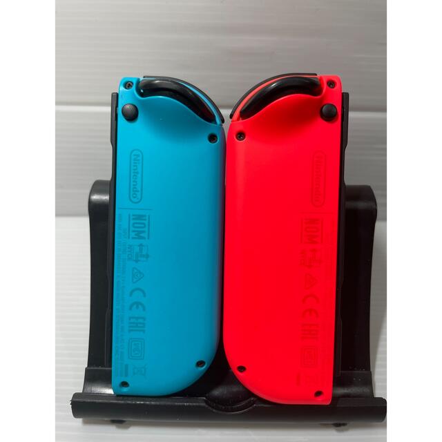 Nintendo Switch(ニンテンドースイッチ)のNintendo Switch Joy-Con ジョイコン L・R グリップ エンタメ/ホビーのゲームソフト/ゲーム機本体(その他)の商品写真