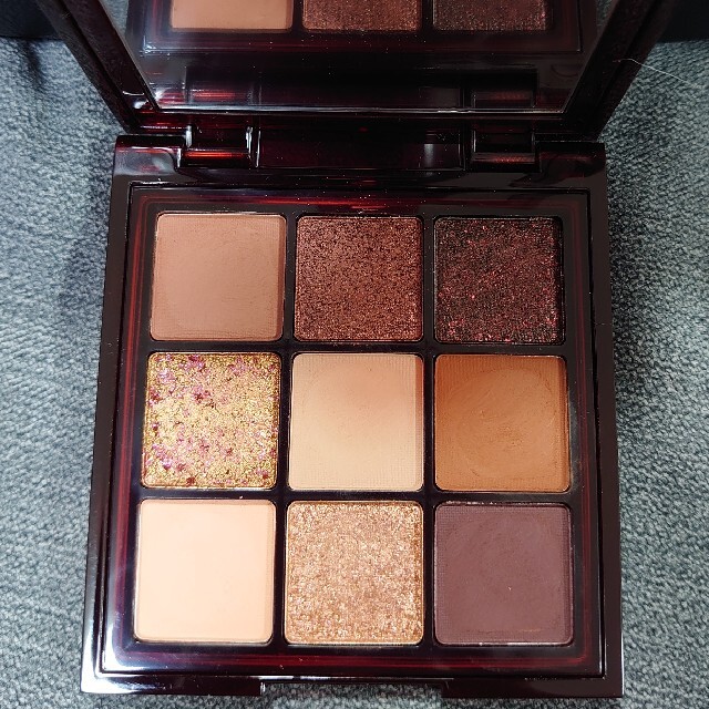 Sephora(セフォラ)のHuda Beauty chocolate BROWN Palette コスメ/美容のベースメイク/化粧品(アイシャドウ)の商品写真