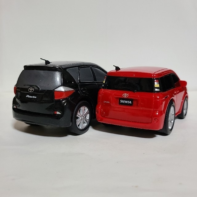 トヨタ(トヨタ)のトヨタ パッソモーダ&シエンタ プルバックカー 2台セット エンタメ/ホビーのおもちゃ/ぬいぐるみ(ミニカー)の商品写真