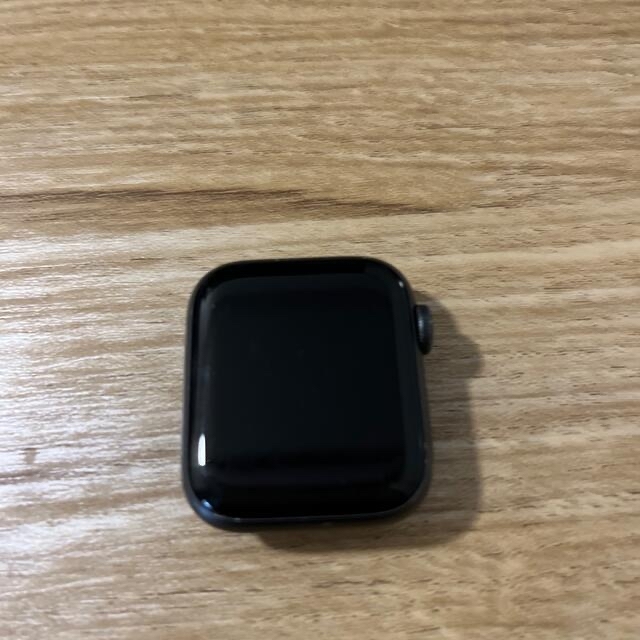 Apple Watch 4 40mm】スペースグレイ GPSモデル 【お1人様1点限り