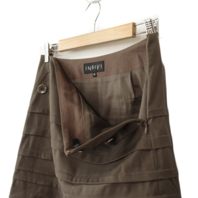 INDIVI(インディヴィ)のインディヴィ INDIVI スカート ティアード 台形 ストレッチ 40 カーキ レディースのスカート(ひざ丈スカート)の商品写真