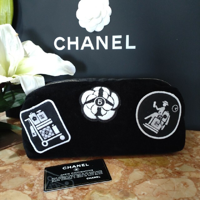 ポーチ♥新品レア❣CHANEL♥の立体アップリケポーチ