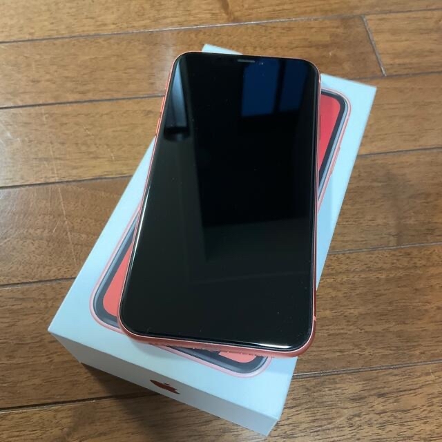 iPhone(アイフォーン)の【2004いいな様専用】iPhone XR Coral 128GB SIMフリー スマホ/家電/カメラのスマートフォン/携帯電話(スマートフォン本体)の商品写真