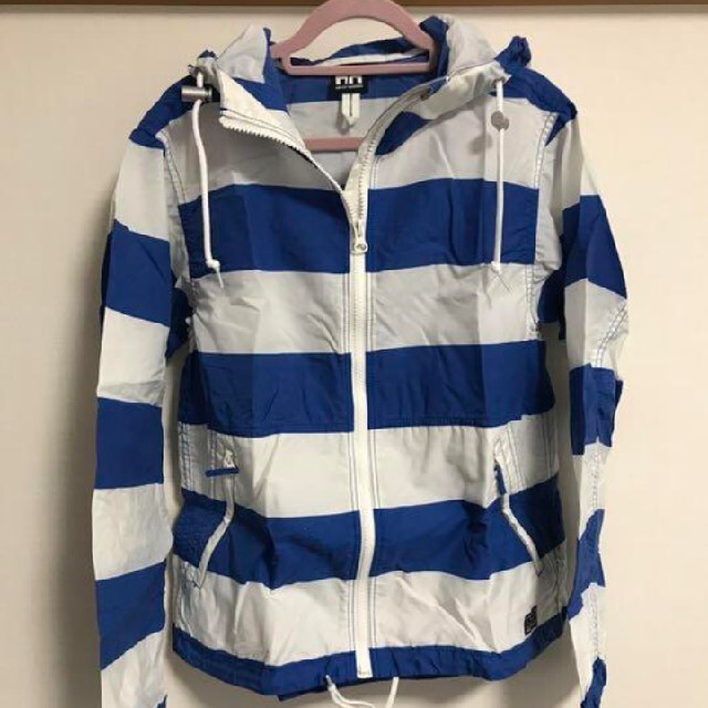 HELLY HANSEN(ヘリーハンセン)の美品　ヘリーハンセン　パーカー レディースのジャケット/アウター(その他)の商品写真