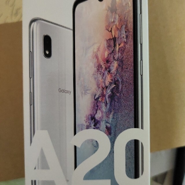 SAMSUNG Galaxy A20 SCV46 ホワイト