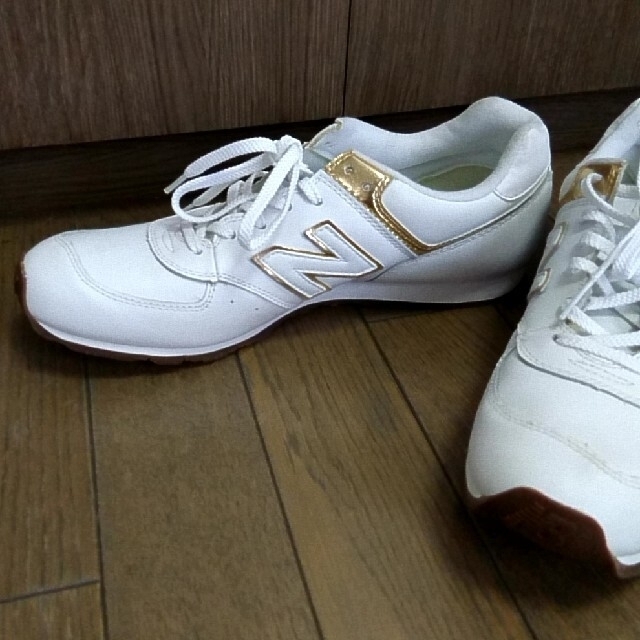 New Balance - 美品 ニューバランス 574 白 × 金 26.5㎝の通販 by 赤と