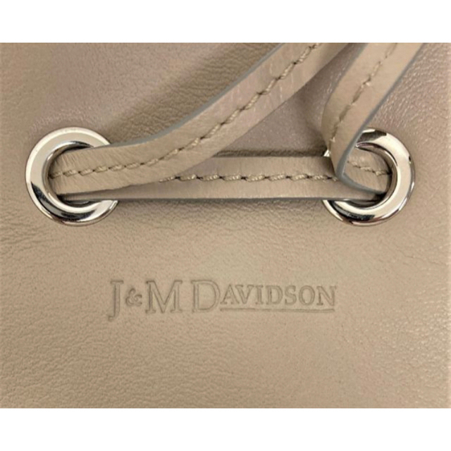 J&M DAVIDSON(ジェイアンドエムデヴィッドソン)のJ&M DAVIDSON フリンジカーニバルWARMTAUPE(グレージュ) レディースのバッグ(ハンドバッグ)の商品写真