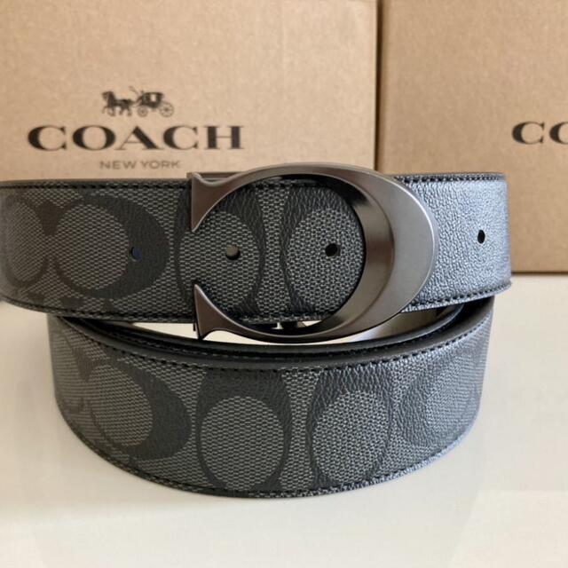 COACH(コーチ)の【新品未使用】COACH  最新メンズベルトリバーシブルシグネチャーフリーサイズ メンズのファッション小物(ベルト)の商品写真