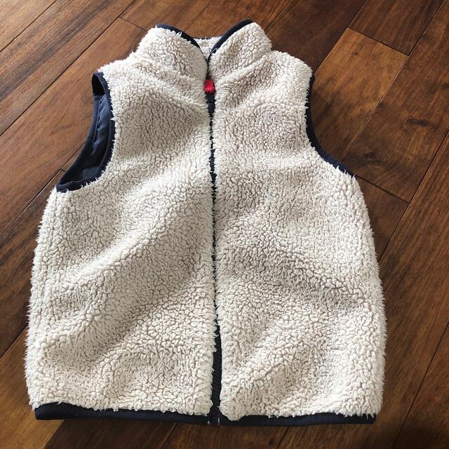 GYMBOREE(ジンボリー)のキッズ　ボアベスト キッズ/ベビー/マタニティのキッズ服男の子用(90cm~)(ジャケット/上着)の商品写真