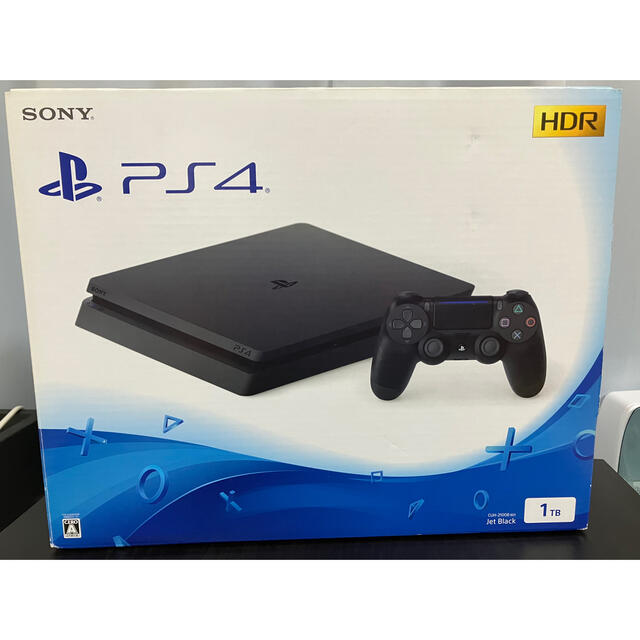 PlayStation4(プレイステーション4)のps4 本体　ジェット・ブラック 1TB (CUH-2100BB01) エンタメ/ホビーのゲームソフト/ゲーム機本体(家庭用ゲーム機本体)の商品写真