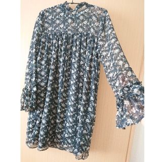 ザラ(ZARA)の【ZARA  ザラ】花柄 長袖 ワンピース／Mサイズ(ミニワンピース)