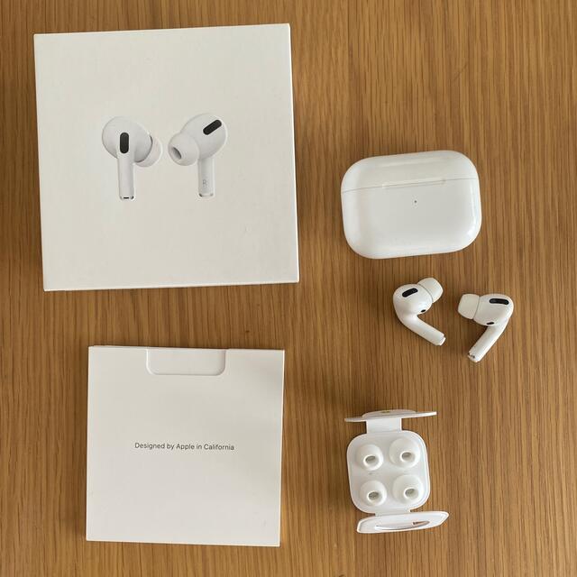 (一式)APPLE AirPods Pro  スマホ/家電/カメラのオーディオ機器(ヘッドフォン/イヤフォン)の商品写真