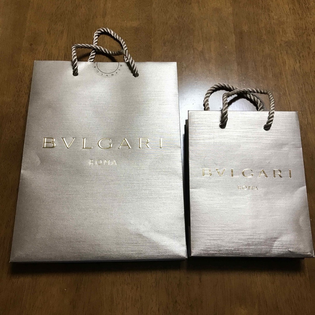 BVLGARI(ブルガリ)のブルガリ　紙袋　２枚 レディースのバッグ(ショップ袋)の商品写真