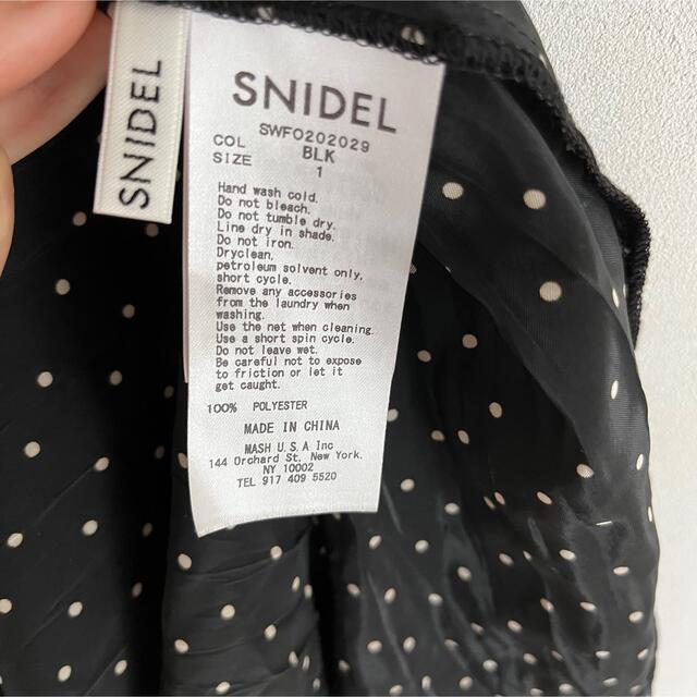 SNIDEL(スナイデル)の【美品】SNIDEL スナイデル　ワッシャープリーツ　ワンピース　ドット　水玉  レディースのワンピース(ロングワンピース/マキシワンピース)の商品写真