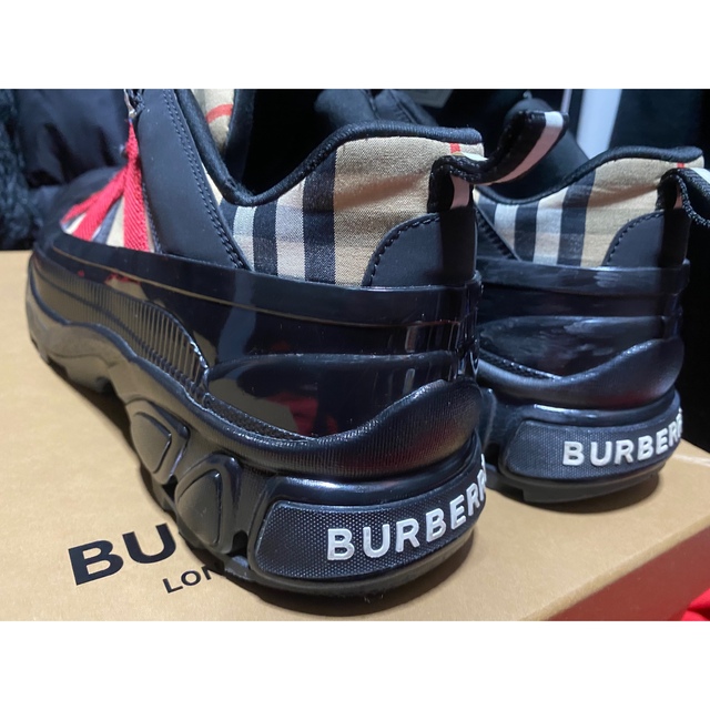 BURBERRY(バーバリー)の美品BURBERRY✖RICCARDOTISCI VINTAGEARTHUR４２ メンズの靴/シューズ(スニーカー)の商品写真