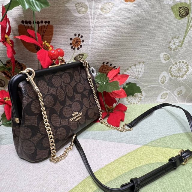 エバニュー 新品未使用❗️コーチ COACH レザー ノラ キスロック