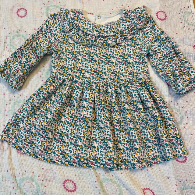 PETIT BATEAU(プチバトー)のプチバトー　木の実柄ワンピース　12m/74cm  キッズ/ベビー/マタニティのベビー服(~85cm)(ワンピース)の商品写真