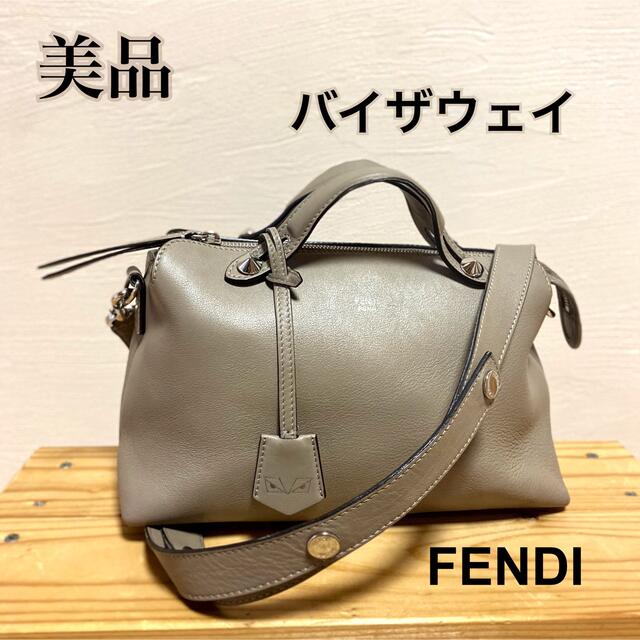 お歳暮 FENDI - FENDI バイザウェイ モンスター ミディアム グレージュ ...