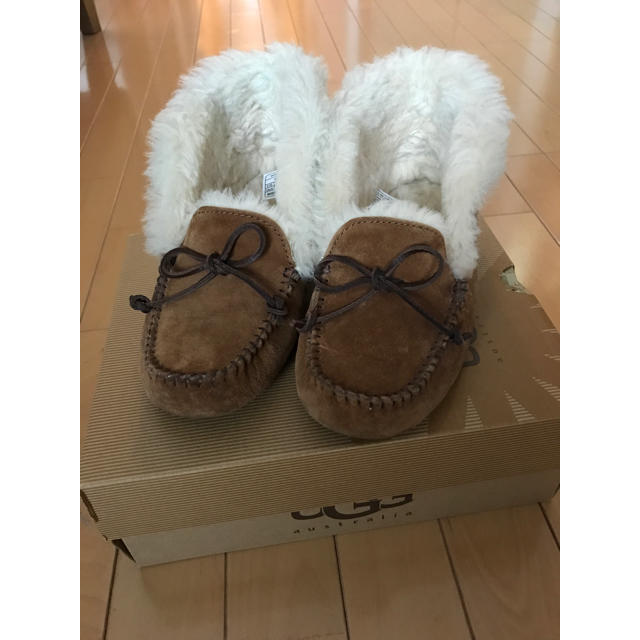 UGG(アグ)のUGG ALENA アリーナ 箱あり レディースの靴/シューズ(ローファー/革靴)の商品写真