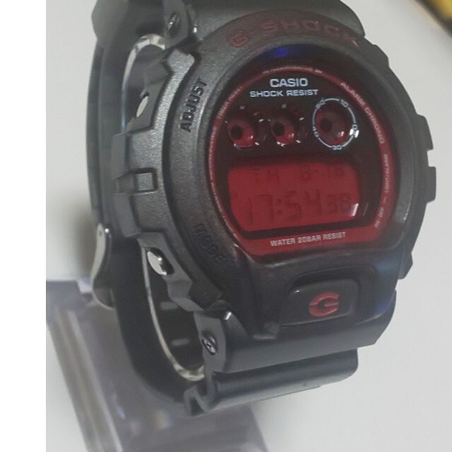 G-SHOCK(ジーショック)のG-SHOCK DW-6900SB メタリックカラーズ 三つ目 ピンク グレー メンズの時計(腕時計(デジタル))の商品写真