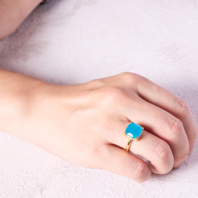 【01】ブルーラグーンジェイド スクエア 爪留め フリーサイズ リング 天然石 レディースのアクセサリー(リング(指輪))の商品写真